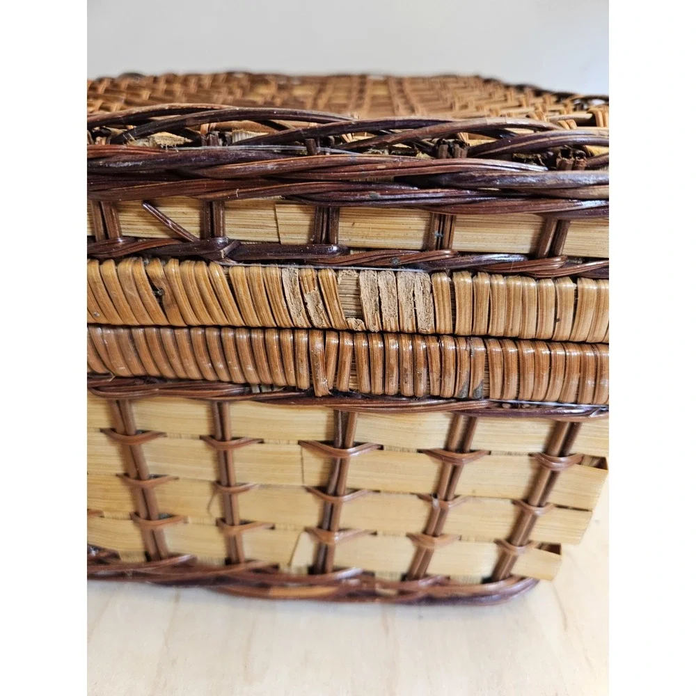 Elizabeth Arden Wicker Picnic Basket Set 4 Plates Tumblers Flatware Napkins Vtg